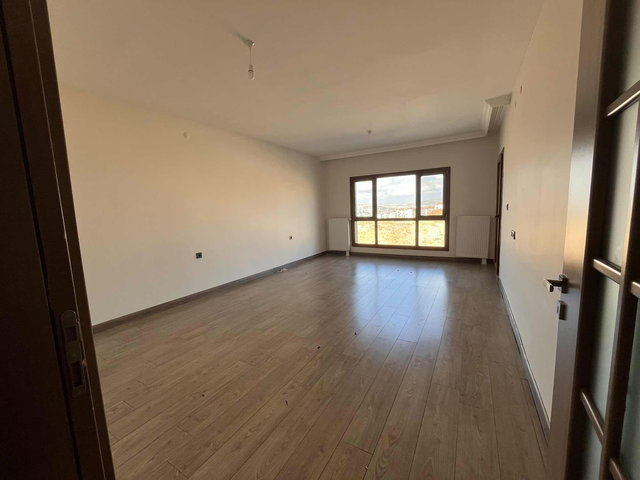 GÜNEYKENT 12. ETAPTA KİRALIK ARA KAT DAİRE