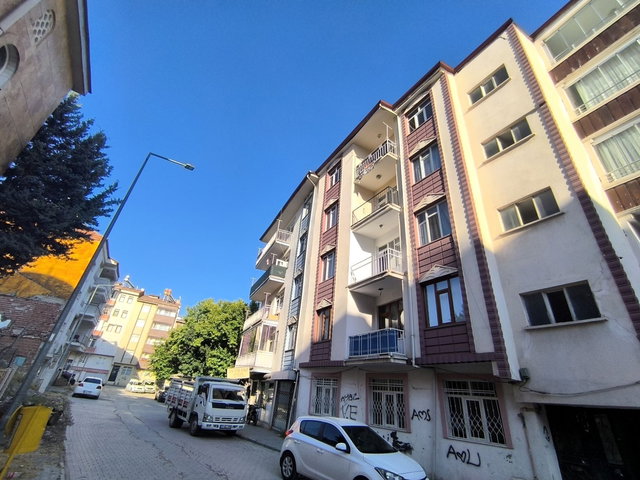 KURUMSALDAN RÜSTEMPAŞA CAMİ YANINDA KİRALIK 3+1 DAİRE