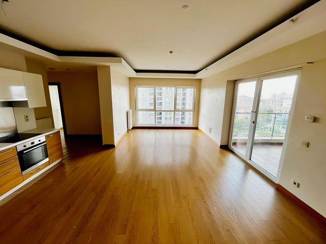ATAŞEHİR TOWERLAND 3381 BLOKTA BOŞ HEMEN TESLİM TERASLI 3+1