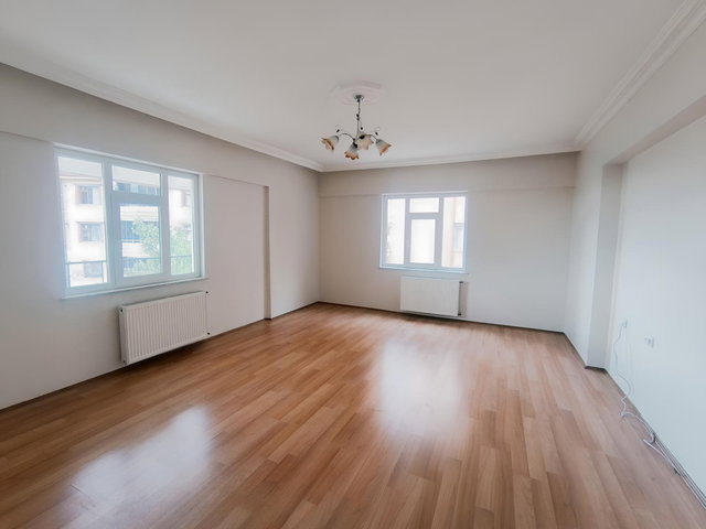 KURUMSALDAN ABDULLAHPAŞA SİTE İÇİ ARA KAT KİRALIK 3+1 DAİRE