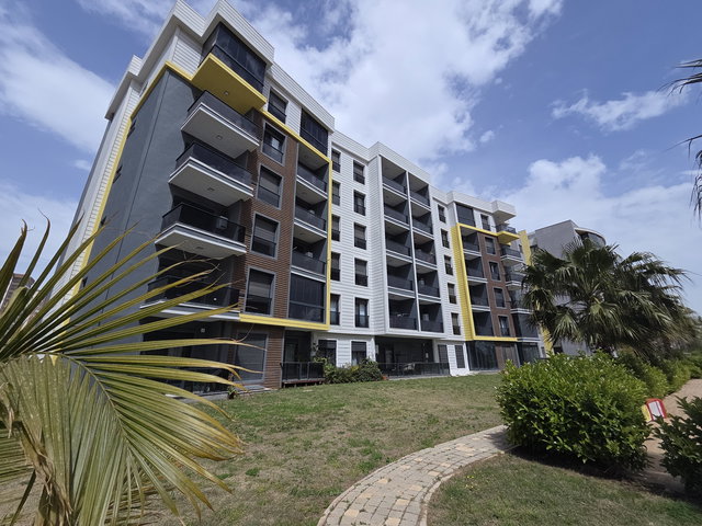 ALTINTAŞ MH.'de 40'LIK YOLA ÇOK YAKIN HAVUZLU 1+1 DAİRE