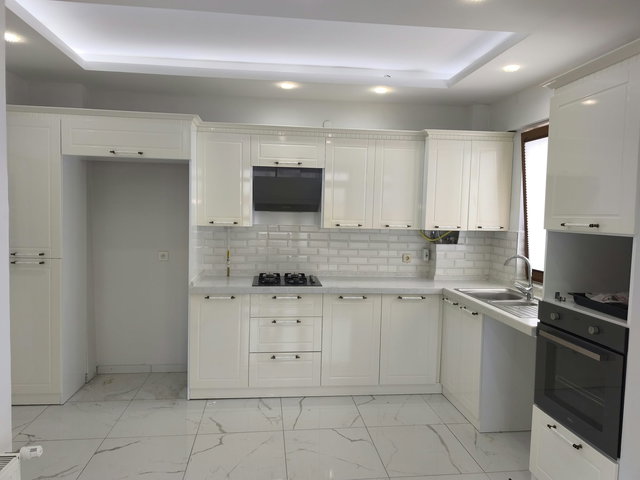 PEX ANKADAN GÜNGÖR TECDE CADDE LOKASYONUNDA KİRALIK4+1 LÜKSDAİRE