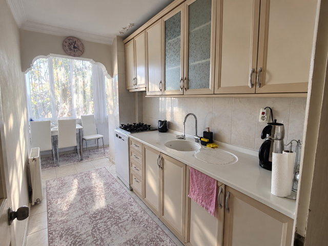 SAKARYA CAD. ÜZERİ MERKEZİ KONUM ARA KAT FERAH GENİŞ M2 DAİRE
