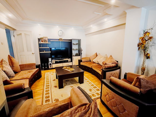 SAKARYA CAD. ÜZERİ MERKEZİ KONUM ARA KAT FERAH GENİŞ M2 DAİRE