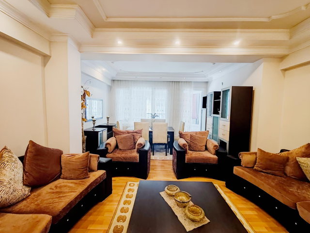 SAKARYA CAD. ÜZERİ MERKEZİ KONUM ARA KAT FERAH GENİŞ M2 DAİRE