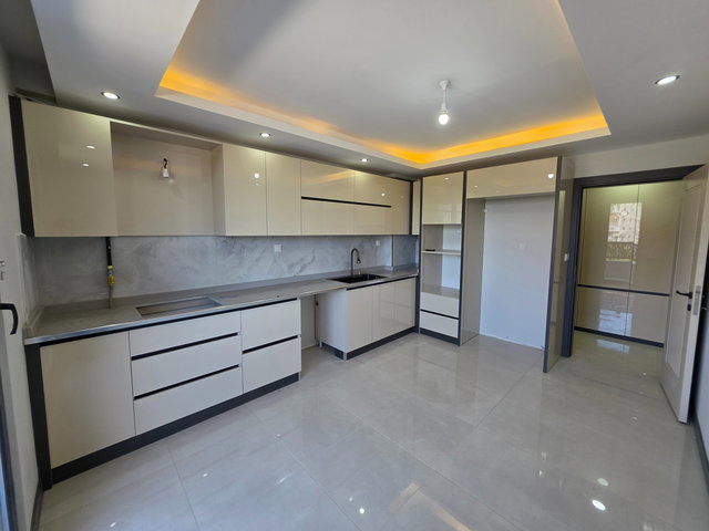ACİL SATILIK BULVAR ÜSTÜNDE ULTRA LÜKS 3+1 GENİŞ DAİRE