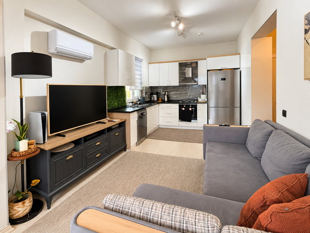 ÇİFTLİKKÖYDE 2+1 EBEVEYN BANYOLU SATILIK KÖŞE DAİRE