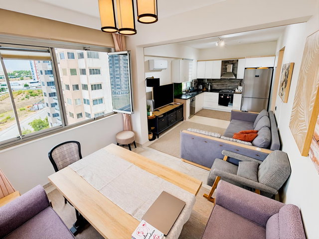 ÇİFTLİKKÖYDE 2+1 EBEVEYN BANYOLU SATILIK KÖŞE DAİRE