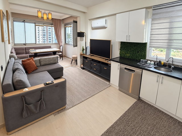 ÇİFTLİKKÖYDE 2+1 EBEVEYN BANYOLU SATILIK KÖŞE DAİRE