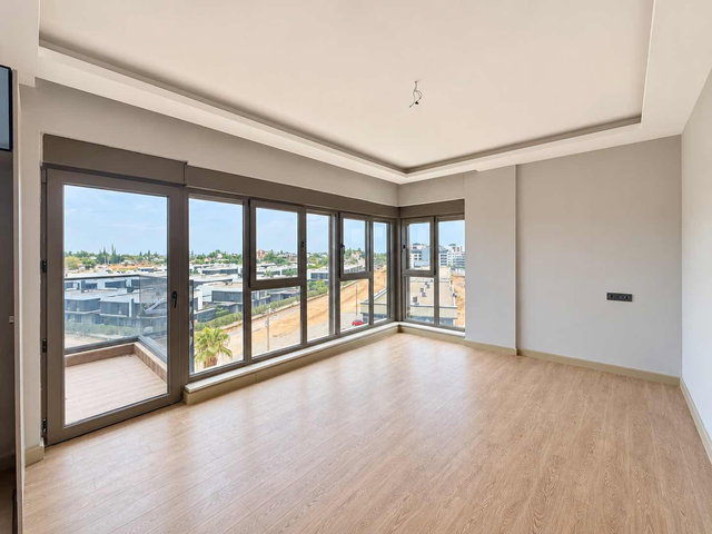 Sky Diamond'da Havuzlu Sitede Lüks 2+1 Kiralık Daire
