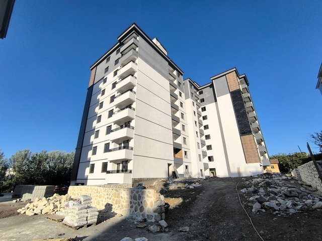 KURUMSALDAN CUMHURİYET MAH. ARA KAT LÜX 3+1 DAİRE