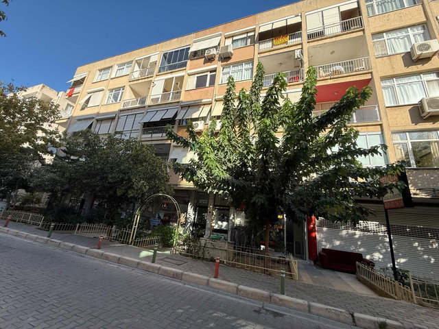 Bostanlı Sahil'e 190 M | 3+1 | Kat 3 | Doğalgazlı