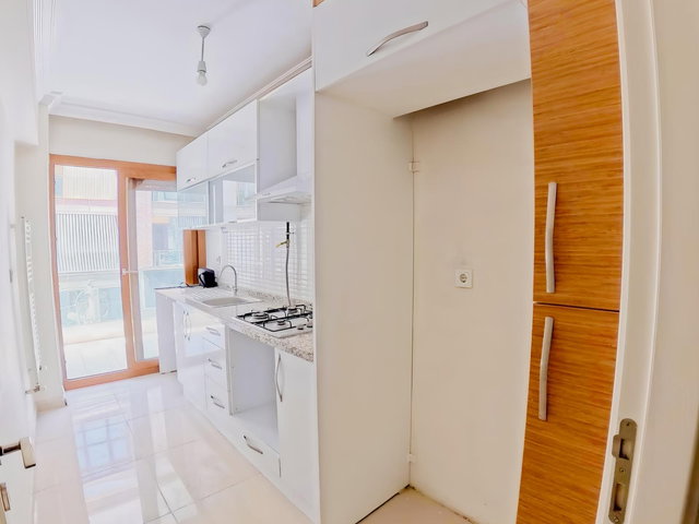 Ordu Bulvarı Arka Sokağı | Satılık 2+1 | Arakat | Geniş BALKON