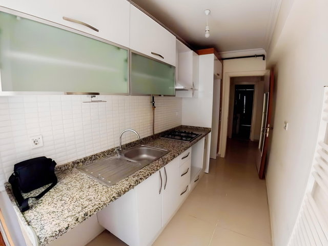 Ordu Bulvarı Arka Sokağı | Satılık 2+1 | Arakat | Geniş BALKON