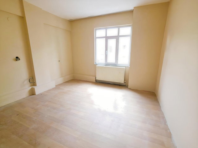 CUMHURİYET MH.SÖĞÜTLÜ ÇAYIR CD ÜZERİNDE 2+1 ARA KAT DAİRE