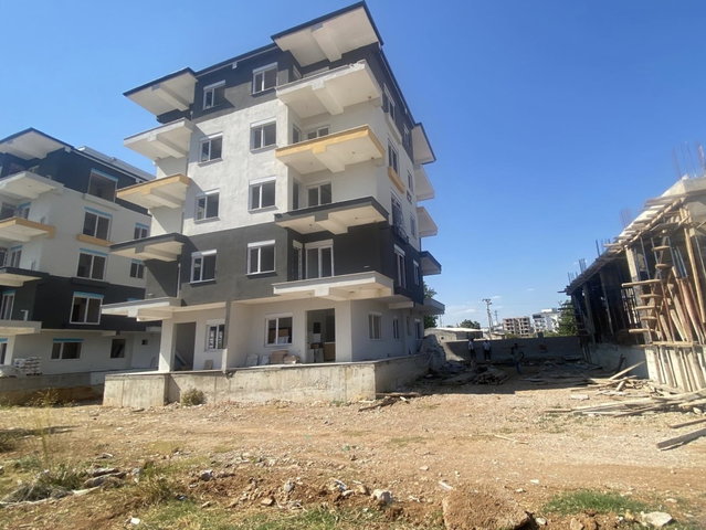 Kepez Şelale Mh.'de Havuzlu Sitede 2+1 Modern Daire