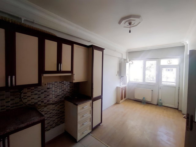 MALATYA LİSESİ ARKASINDA AZ KATLI SATILIK DAİRE
