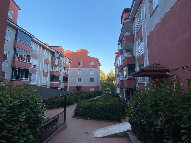 ÇAMLIEVLER SİTESİ 2+1 KAPALI MUTFAKLI