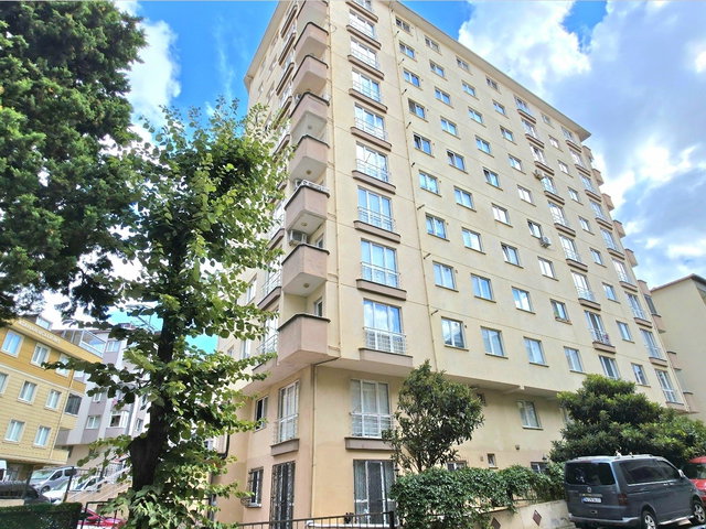 KULE'den | Otoparklı Butik Site'de Ferah ve Geniş 2+1 Ara Kat