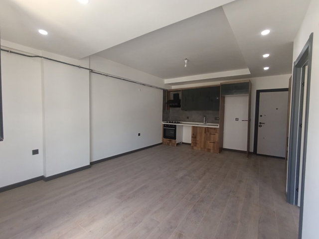 AKGÜL YATIRIMDAN MERKEZİ KONUMDA 1+1 DAİRE