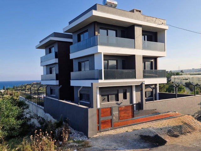 LİMONLU'DA ŞIK TASARIM,GENİŞ YAŞAM 7+2 MÜSTAKİL HAVUZLU VİLLA