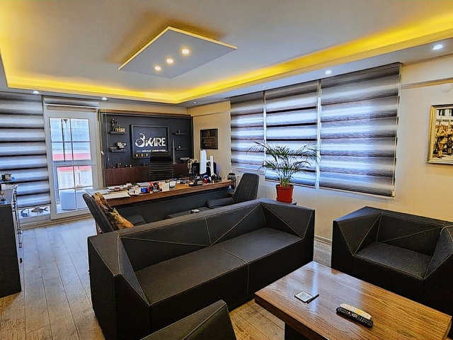 KARŞIYAKA ŞEMİKLER GİRİŞTE ANA CADDE ÜSTÜ SATILIK 3+1 DAİRE