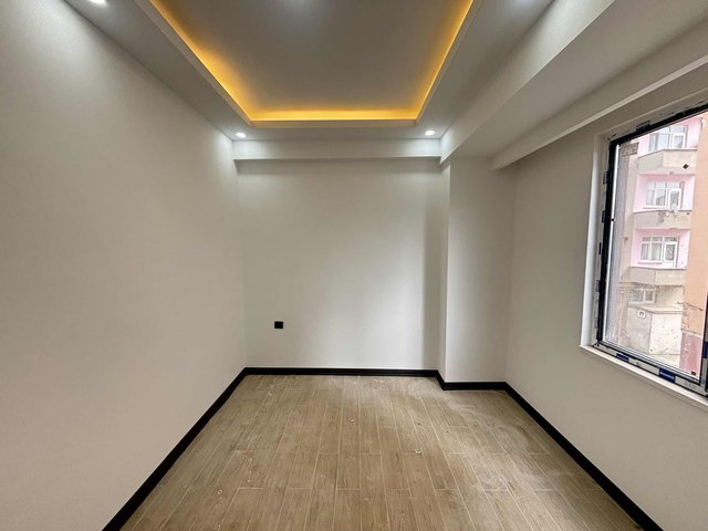 FA ÖZBİR'DEN ÇERKEZKÖY FEVZİPAŞA MERKEZDE ÖN CEPHE SATILIK 1+1