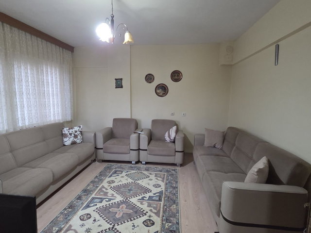 KAYMAK EMLAKTAN CARŞI MERKEZDE 3+1 SATILIK DAİRE