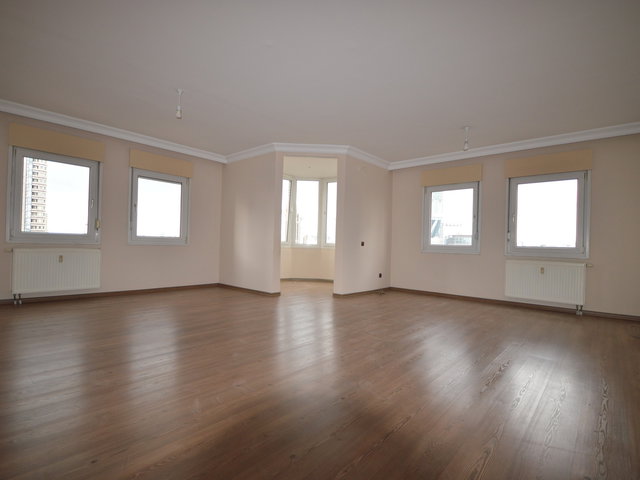 ATAŞEHİR ATA BLOKLARI DENİZ MANZARALI BOŞ 3+1 KİRALIK DAİRE