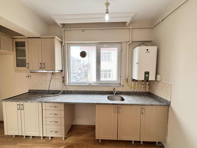FA ÖZBİR'DEN ÇERKEZKÖY FEVZİPAŞA CADDESİNDE KİRALIK 1+1 DAİRE