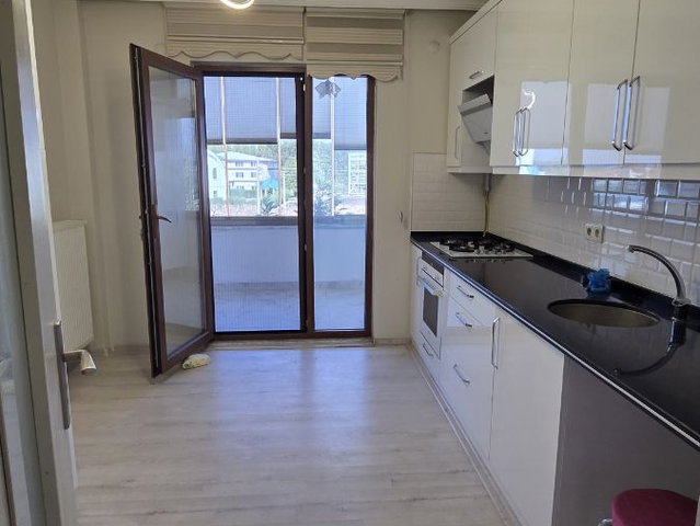 140m2 3.CÜ KAT KREDİYE UYGUN MALZEME VE İŞCİLİK 1Cİ SINIF DAİRE