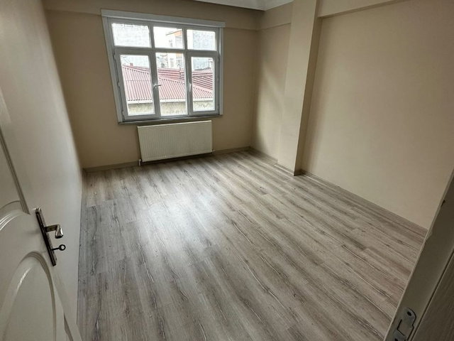 BAĞCILAR FATİH MAH. GENİŞ 3+1 160 M2 5. KAT MASRAFSIZ DAİRE...