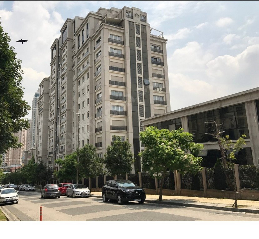 ATAŞEHİR LÜKS SİTESİ EVİNPARK SİTESİ BOŞ E.BANYOLU 3,5+1 KİRALIK