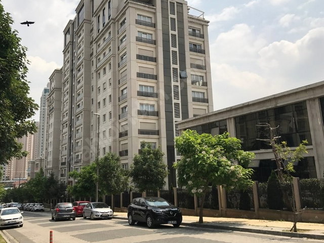 ATAŞEHİR LÜKS SİTESİ EVİNPARK SİTESİ BOŞ E.BANYOLU 3+1KİRALIK