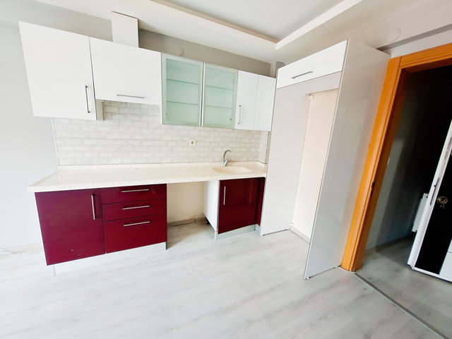 1. KAT 2+1 OTOPARKLI, YÖNETİMLİ, ASANSÖRLÜ BALK ÜNİVERSİTE YAKIN