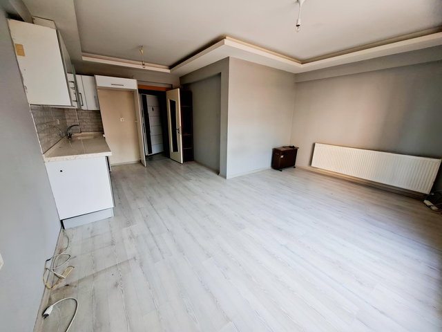 1. KAT 2+1 OTOPARKLI, YÖNETİMLİ, ASANSÖRLÜ BALK ÜNİVERSİTE YAKIN