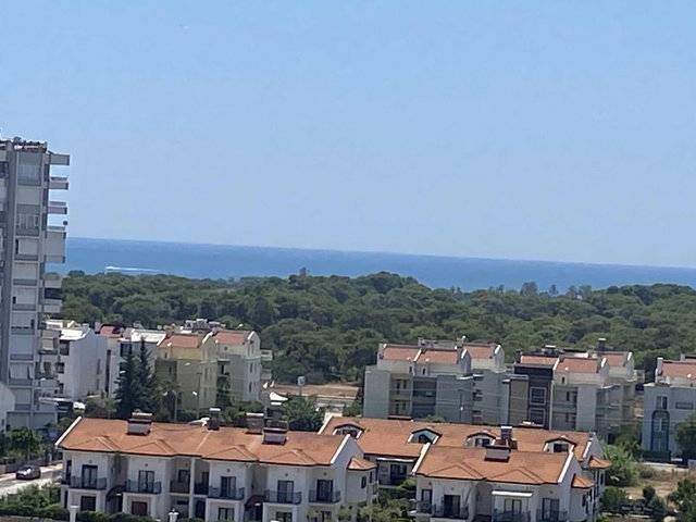 ANTALYA'da DENİZ GÖREN GÜZELOBA MAHALLESİNDE 3+1 SATILIK DAİRE.