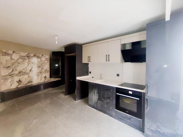 GÖLBAŞI MERKEZİ KONUMDA HERYER YÜRÜME MESAFESİ KİRALIK 1+1 DAİRE