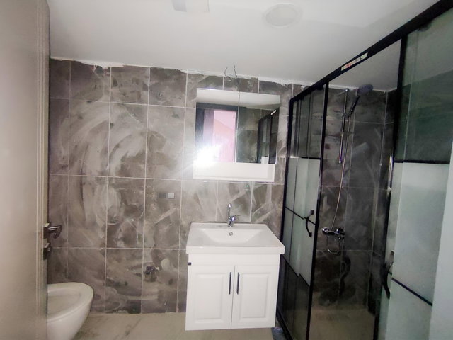 GÖLBAŞI MERKEZİ KONUMDA HERYER YÜRÜME MESAFESİ KİRALIK 1+1 DAİRE