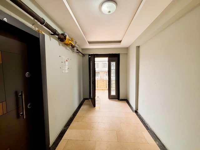 FA ÖZBİR EMLAKTAN MERKEZİ KONUMDA ARAKAT KİRALIK 1+1DAİRE