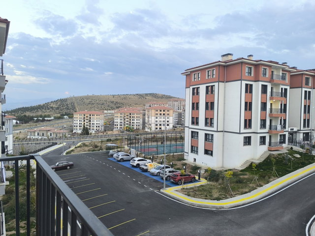 ÇAMURLU MAHALLESİ AKOĞUZ TOKİDE 3+1 KİRALIK DAİRE