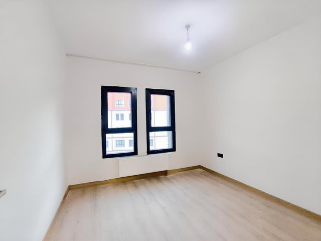 ÇAMURLU MAHALLESİ AKOĞUZ TOKİDE 3+1 KİRALIK DAİRE