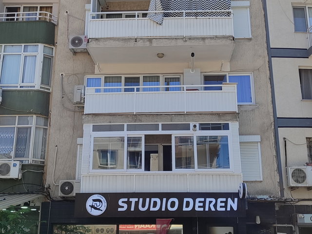 Bornova Bölge metro yakınında 2+1 daire