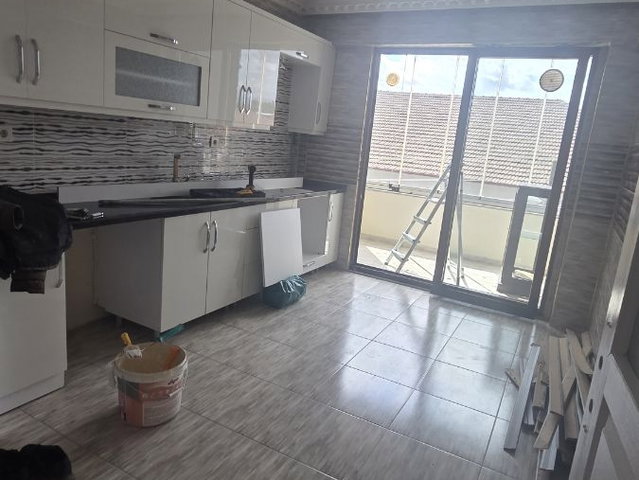 CARŞI MERKEZDE MASRAFSIZ İSKANLI 3CÜ KAT SATILIK YENİ DAİRE
