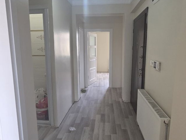CARŞI MERKEZDE MASRAFSIZ İSKANLI 3CÜ KAT SATILIK YENİ DAİRE
