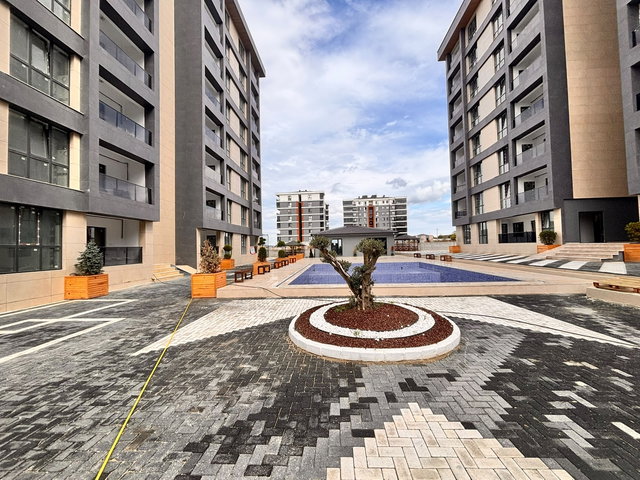 FA ÖZBİRDEN ÇERKEZKÖY KİPA BÖLGESİ HAVUZLU LÜX ARA KAT 1+1 DAİRE