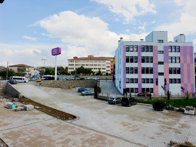 PEX ANKA'DAN TECDE ANA CADDE ÜZERİ KİRALIK SIFIR 3+1 DAİRE..