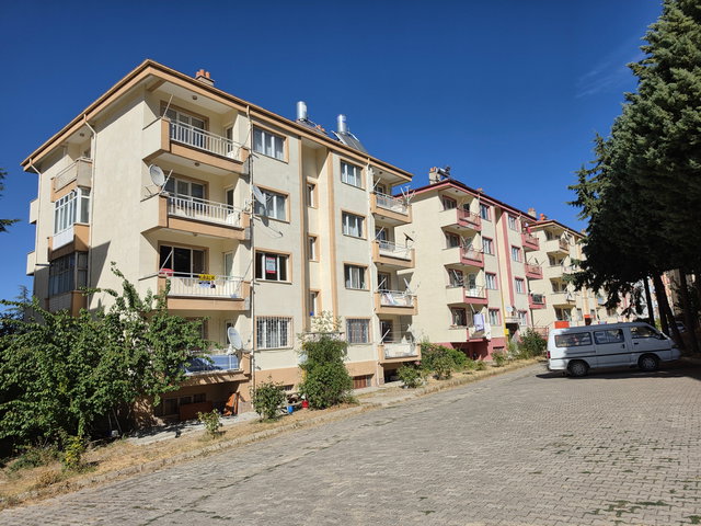 ÇINAR GRUP'DAN ÇAYKENT SİT. KİRALIK ARA KAT DOĞALGAZLI DAİRE