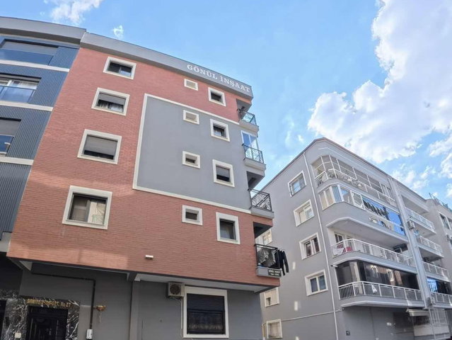 Şemikler'de Kiralık 5 Yıllık 1+1 Koridorlu Balkonlu
