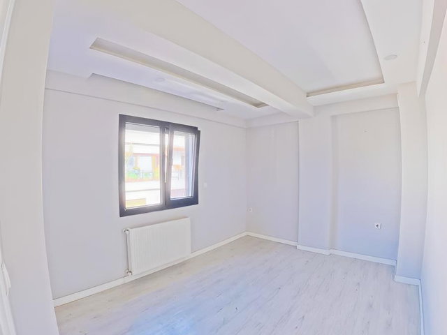 Şemikler'de Kiralık 5 Yıllık 1+1 Koridorlu Balkonlu